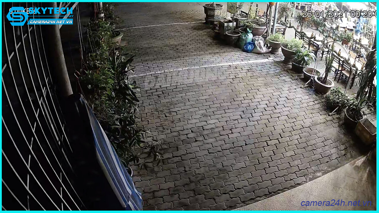 camera-ip-ngoai-troi-j-tech-uaip8208d-4mp-human-detect-face-id-poe-smart-led-3