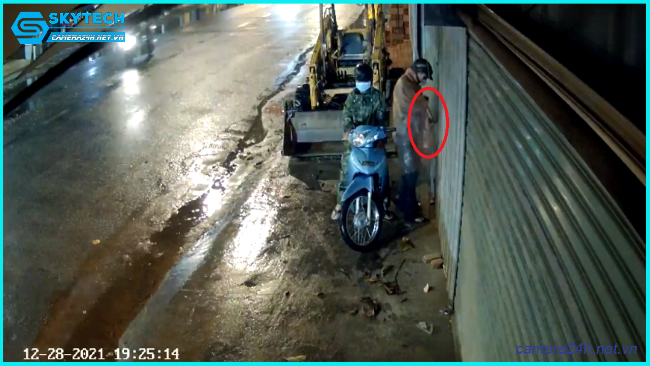 camera-ip-ngoai-troi-j-tech-uhd8205ds-4mp-human-detect-face-id-loa-3