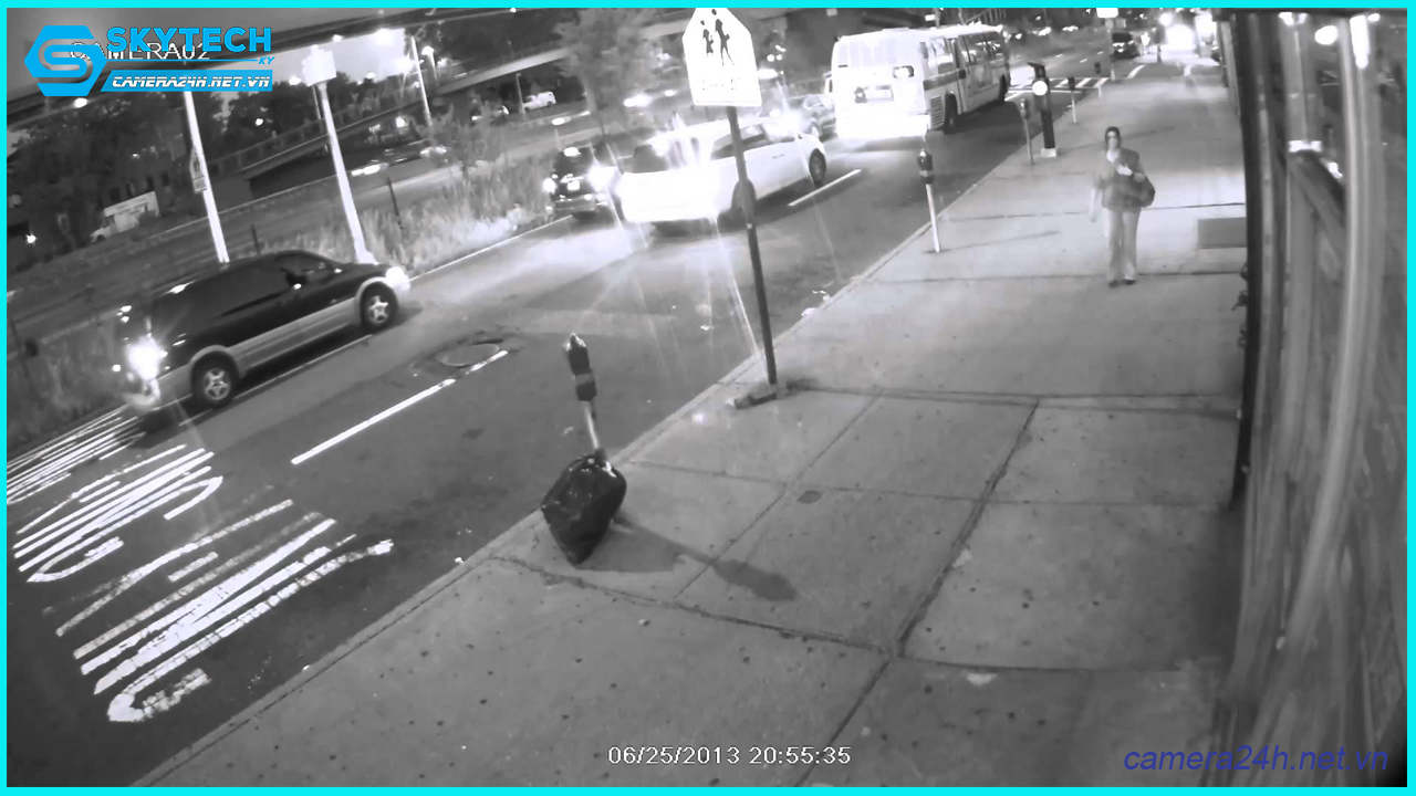 camera-ip-ngoai-troi-j-tech-uhd8208ds-4mp-human-detect-face-id-loa-3