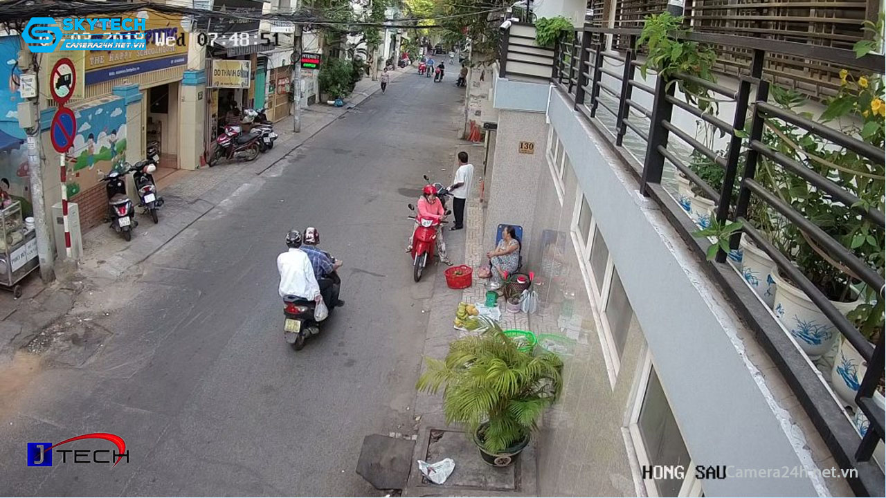 camera-wifi-ip-j-tech-uhd6615d-4-0mp-xoay-smart-light