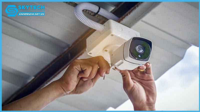 khac-phuc-loi-nguoc-hinh-anh-cua-camera-quan-sat-3