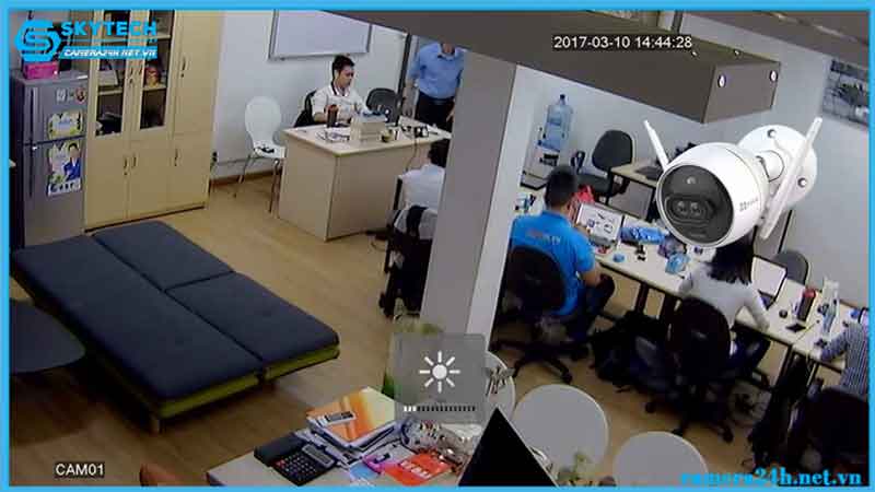 camera-wifi-ezviz-ngoai-troi-2-mat-co-dinh-c3x-2mp-2