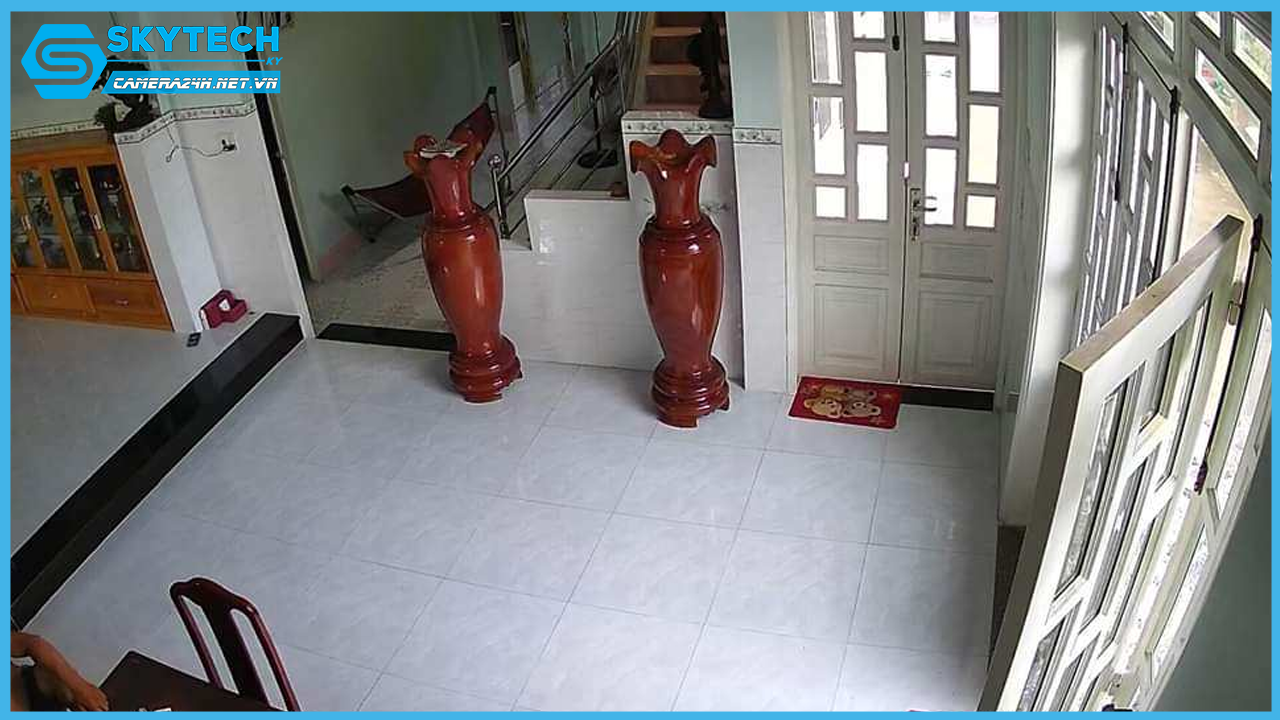 camera-ip-wifi-ezviz-h7c-2-mat-trong-nha-8mp-color-2